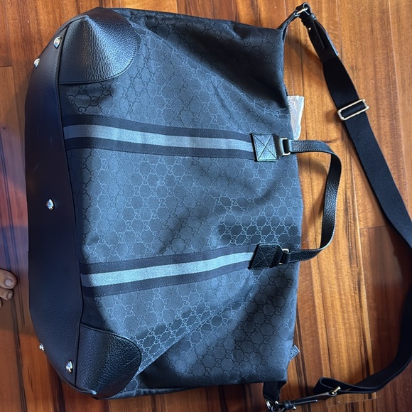 Gucci Men's Black Designer Duffle Bag 22.5x15x10 - Picture 7 of 15